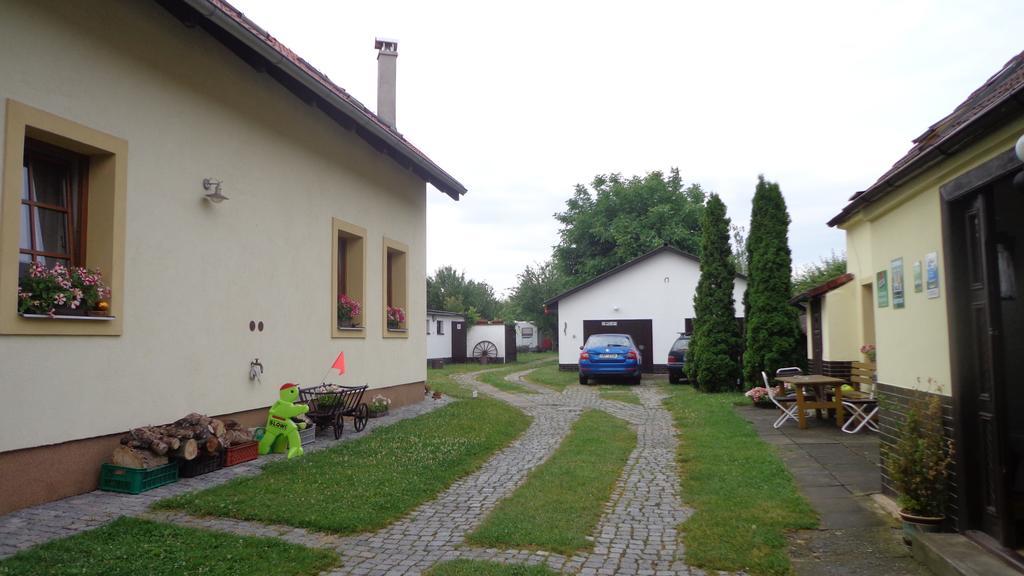 Pension Camp Prager Exteriör bild